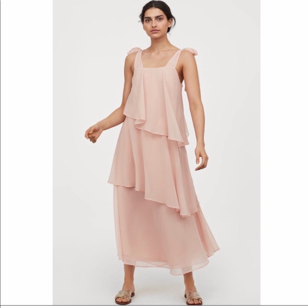 H&M tiered plush maxi dress - Picture 1 of 5